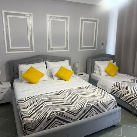 Apartments Next To The Beach In Durres Bagian luar foto