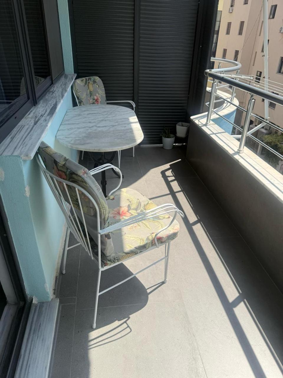 Apartments Next To The Beach In Durres Bagian luar foto