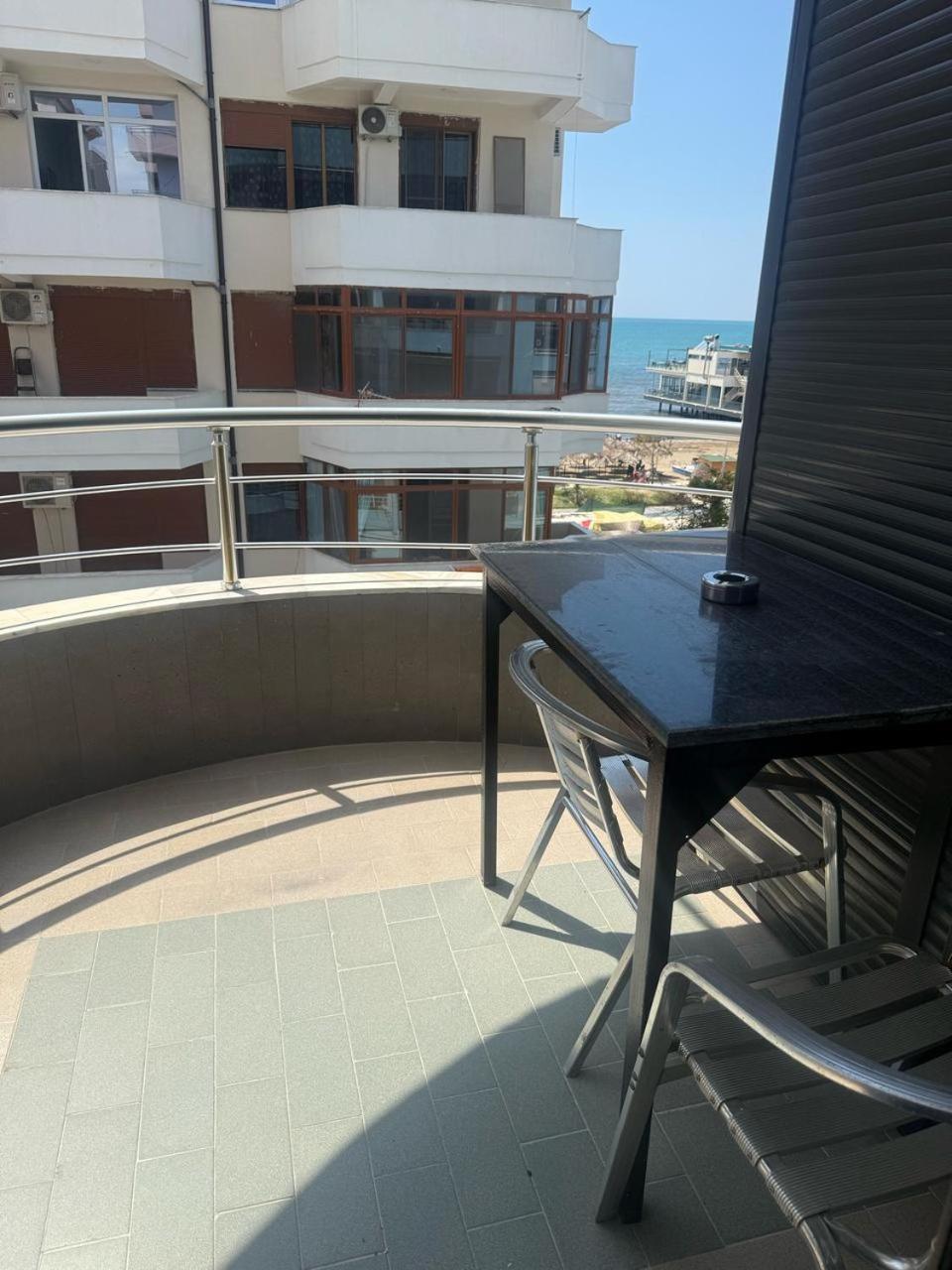 Apartments Next To The Beach In Durres Bagian luar foto